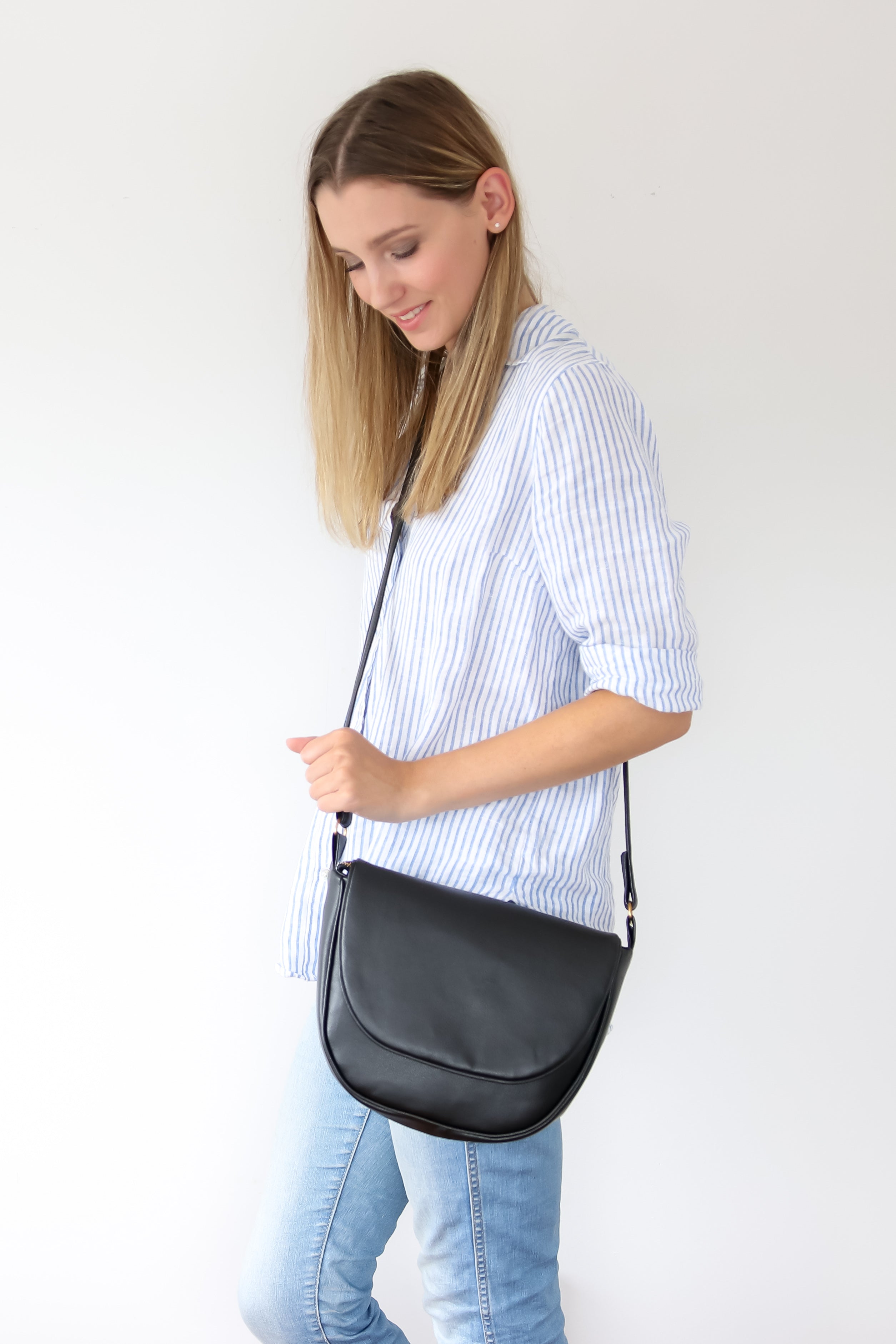 Urbancode leather crossbody online bag