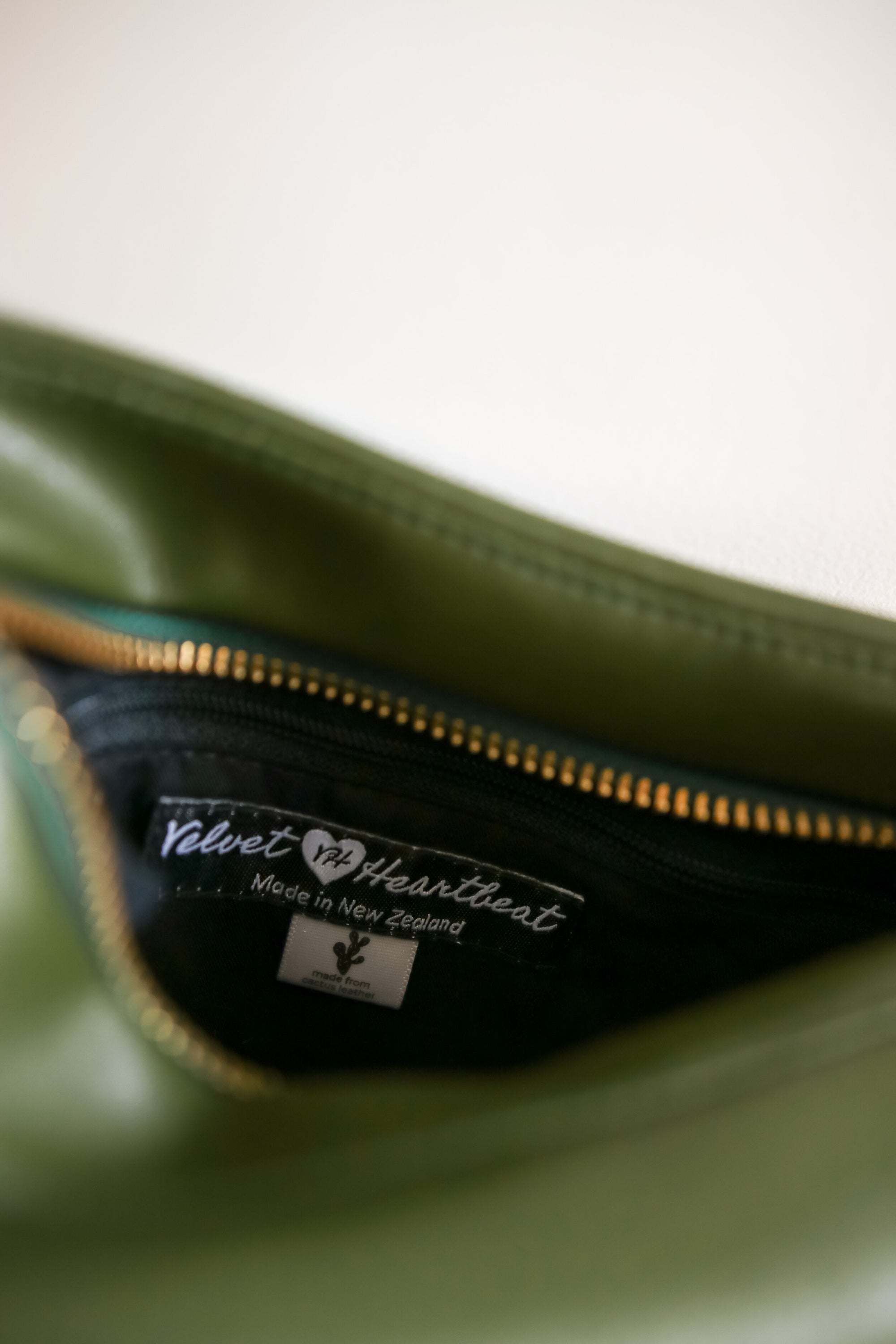 Liv - Cactus Leather Crossbody Bag