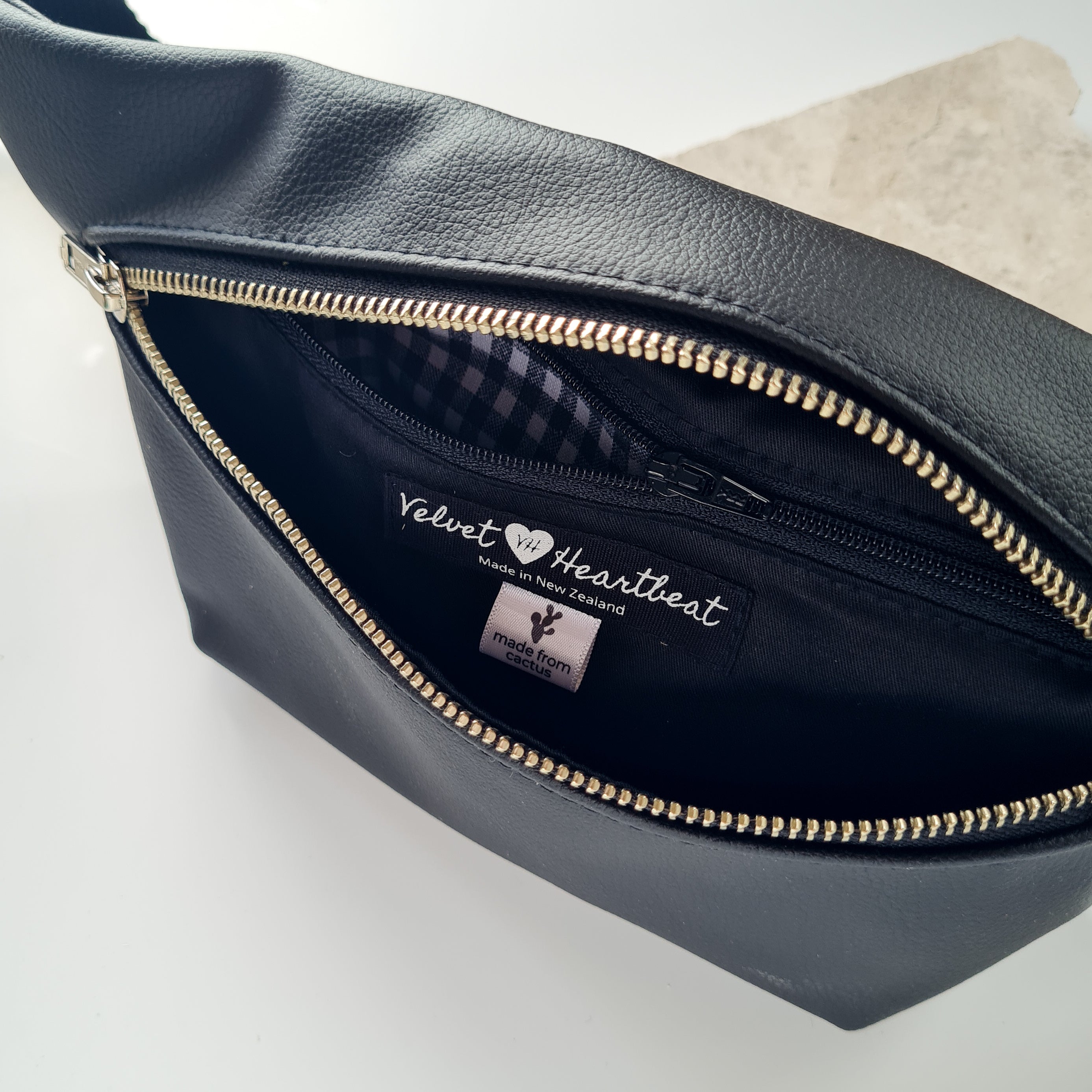 Alex Belt Bag - Cactus – Velvet Heartbeat